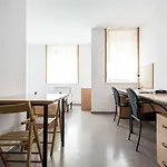Residencia Universitaria Resa Campus De Montilivi ホステル