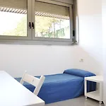 Residencia Universitaria Resa Campus De Montilivi ホステル