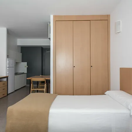 Residencia Universitaria Resa Campus De Montilivi ホステル *
