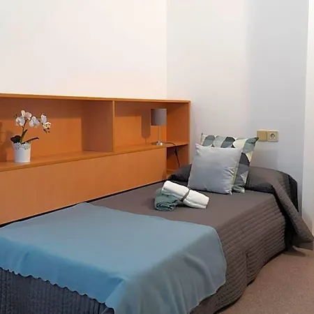Residencia Universitaria Resa Campus De Montilivi بيت شباب *