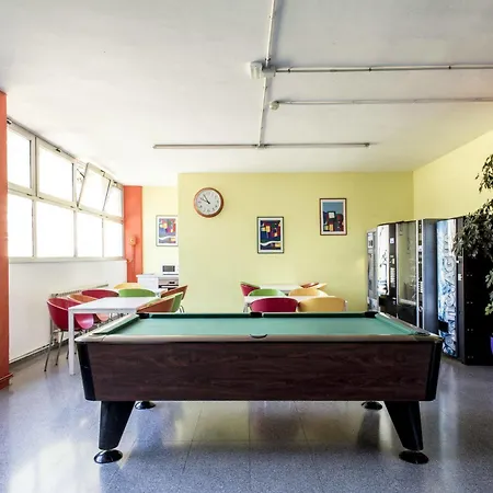 Хостел Residencia Universitaria Resa Campus De Montilivi *