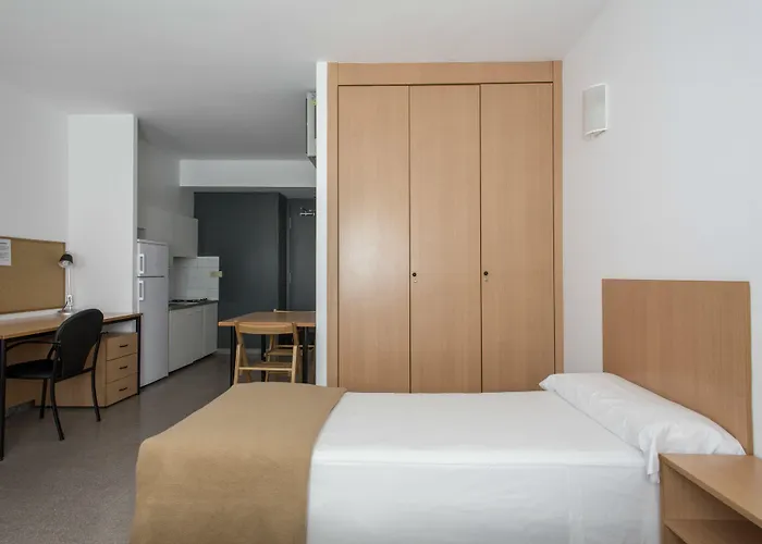 Residencia Universitaria Resa Campus De Montilivi بيت شباب *