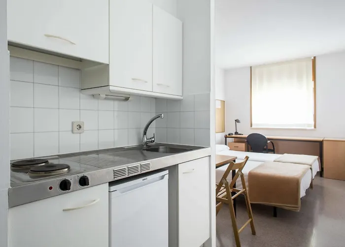 Residencia Universitaria Resa Campus De Montilivi بيت شباب