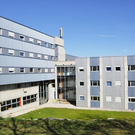 Hostal Residencia Universitaria Resa Campus De Montilivi *